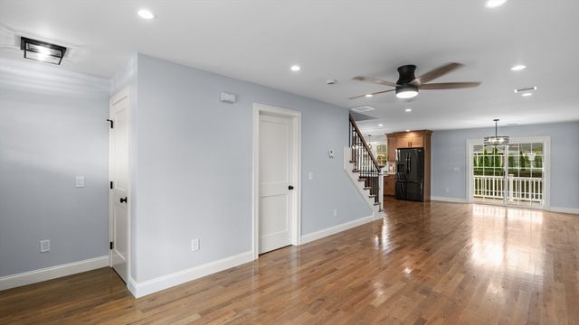 33 Riverview Av, Pawtucket, RI 02860
