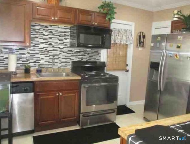 161-163 Harriet Street, Bridgeport, CT 06608