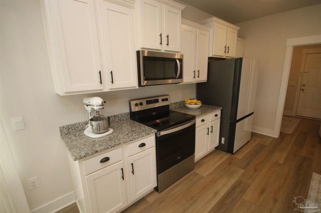 2651 Ten Mile Rd, Pace, FL 32571