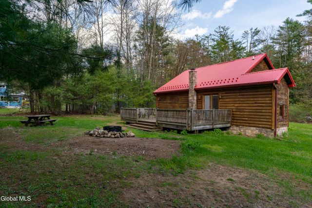 869 Lake Avenue, Lake Luzerne, NY 12846
