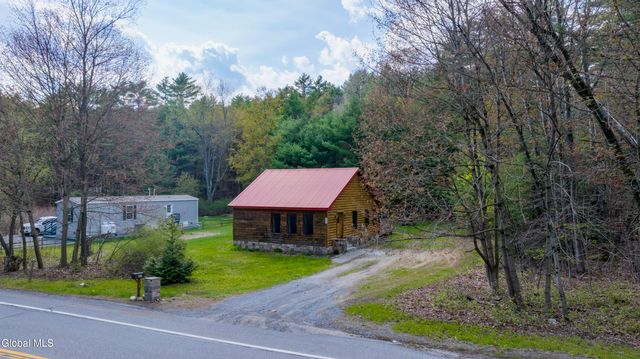 869 Lake Avenue, Lake Luzerne, NY 12846