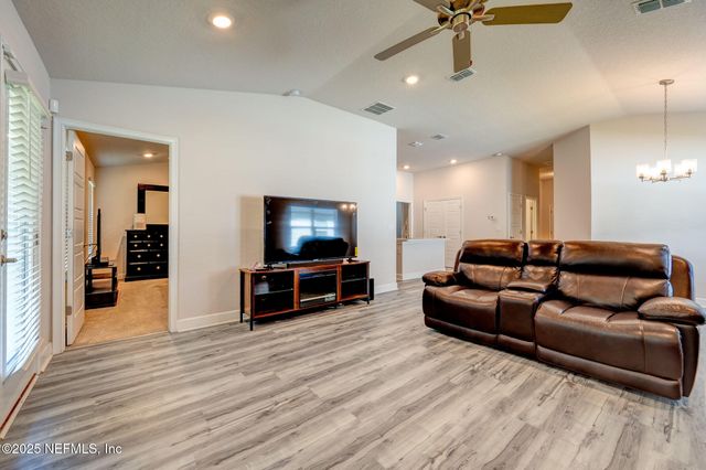 5848 GILCHRIST OAKS Court, Jacksonville, FL 32219