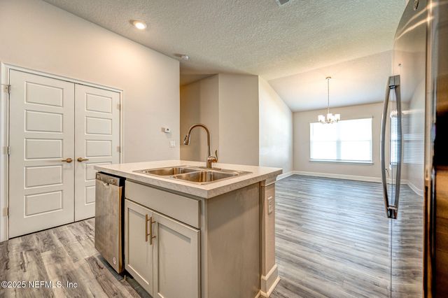 5848 GILCHRIST OAKS Court, Jacksonville, FL 32219