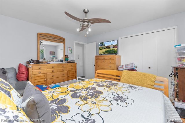 14154 Fenton, Redford, MI 48239