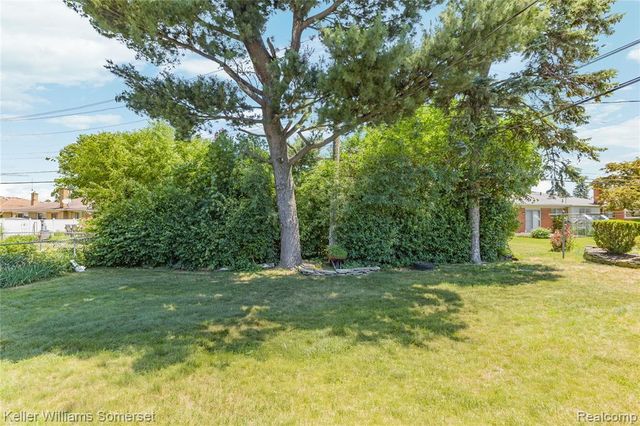 14154 Fenton, Redford, MI 48239