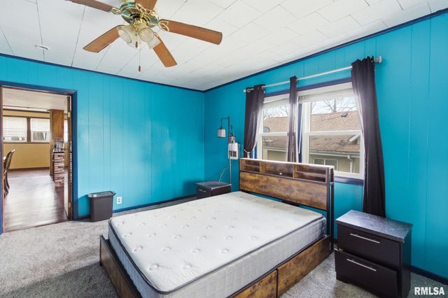 307 W Perrine Street, Johnston City, IL 62951