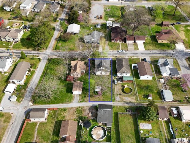307 W Perrine Street, Johnston City, IL 62951