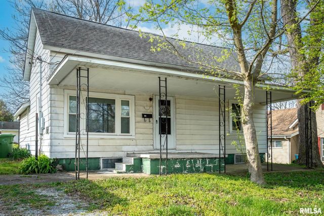 307 W Perrine Street, Johnston City, IL 62951