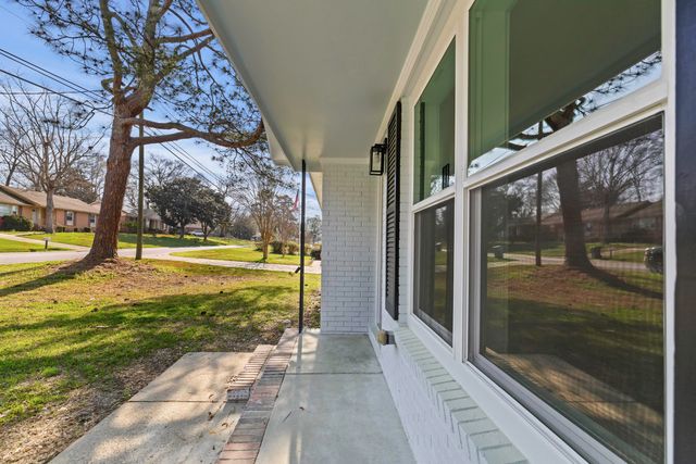 7585 Peppercorn Lane, North Charleston, SC 29420