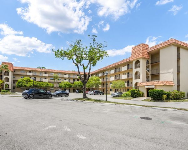 6201 N Falls Cir Drive 109, Lauderhill, FL 33319