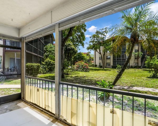 6201 N Falls Cir Drive 109, Lauderhill, FL 33319