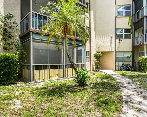 6201 N Falls Cir Drive 109, Lauderhill, FL 33319