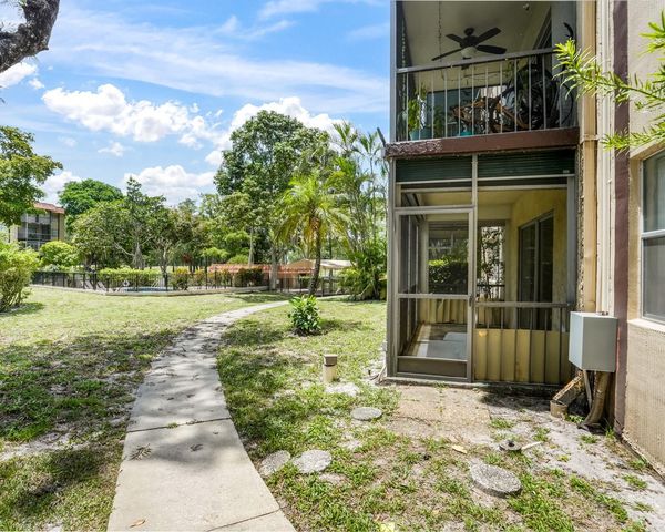 6201 N Falls Cir Drive 109, Lauderhill, FL 33319