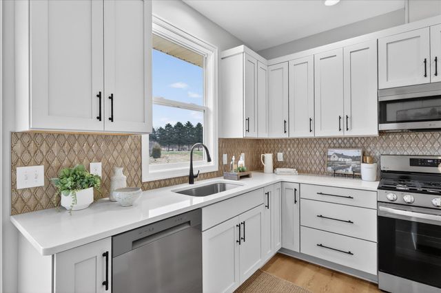 14104 Bridgeview Pointe, Schoolcraft Vllg, MI 49097