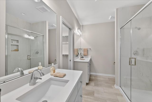 14104 Bridgeview Pointe, Schoolcraft Vllg, MI 49097