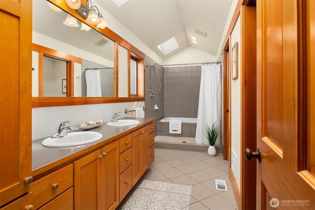 1105 Daley Place, Edmonds, WA 98020