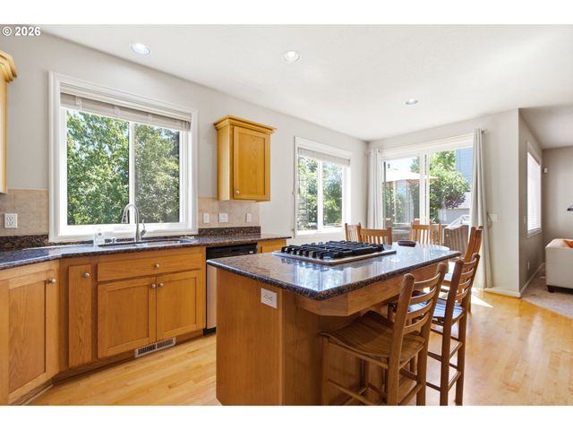 15946 Se Henderson Way, Portland, OR 97236