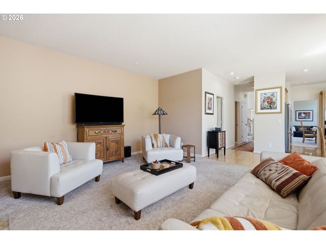 15946 Se Henderson Way, Portland, OR 97236