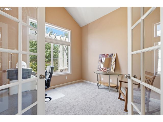 15946 Se Henderson Way, Portland, OR 97236