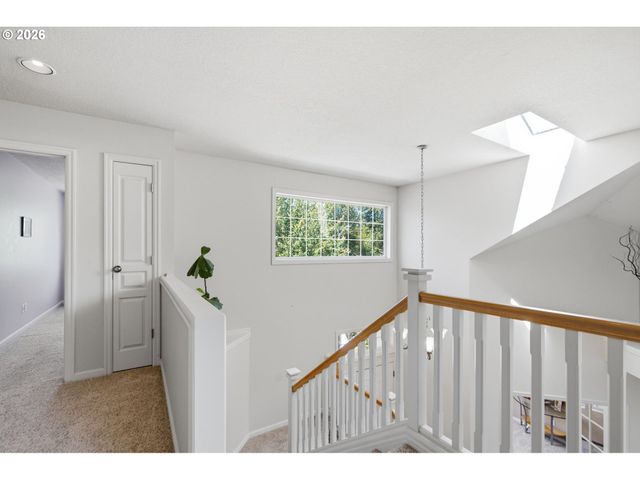 15946 Se Henderson Way, Portland, OR 97236