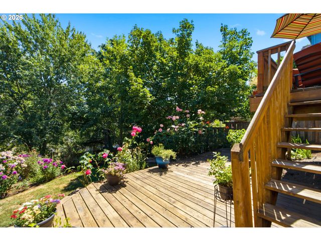 15946 Se Henderson Way, Portland, OR 97236