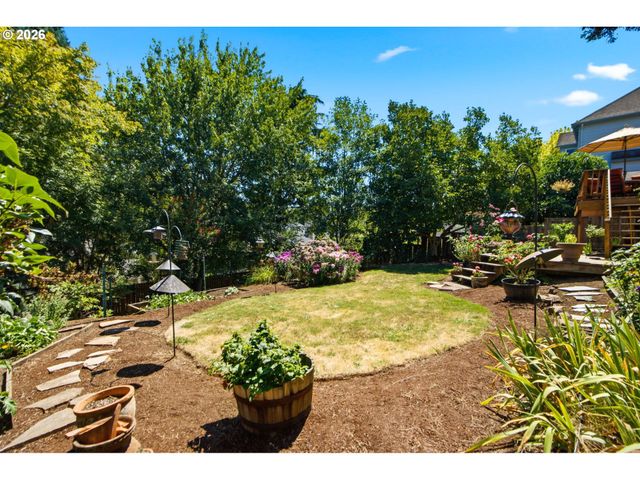 15946 Se Henderson Way, Portland, OR 97236