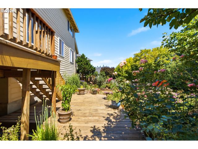15946 Se Henderson Way, Portland, OR 97236