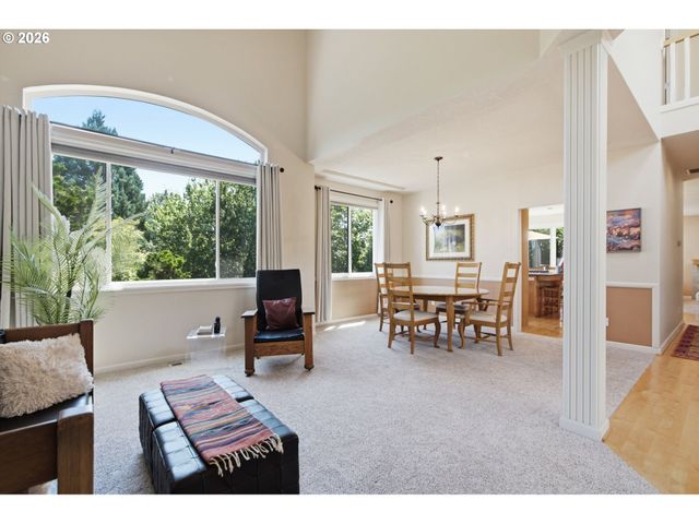 15946 Se Henderson Way, Portland, OR 97236