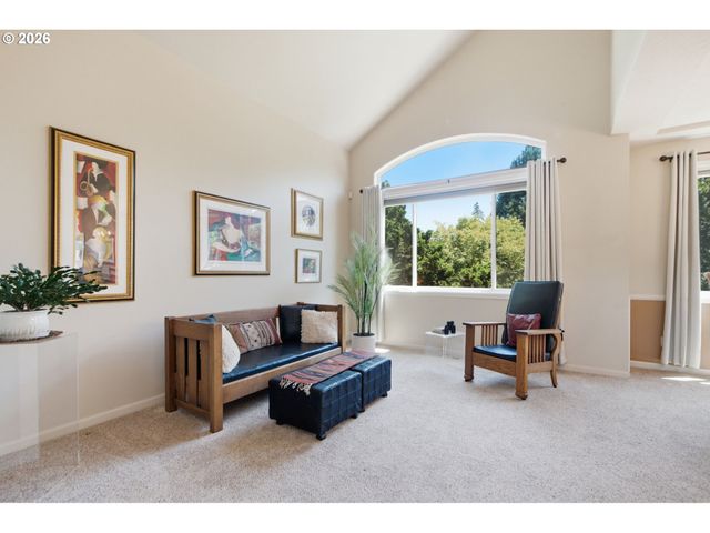 15946 Se Henderson Way, Portland, OR 97236