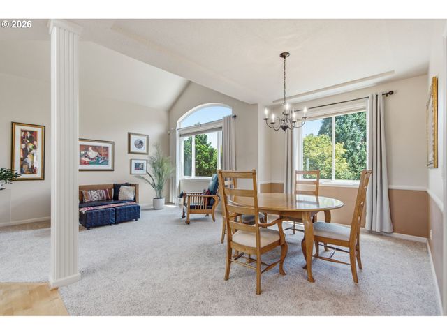 15946 Se Henderson Way, Portland, OR 97236