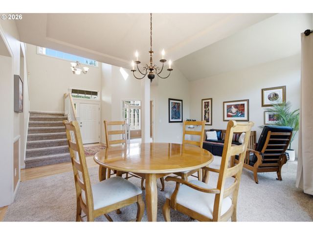 15946 Se Henderson Way, Portland, OR 97236