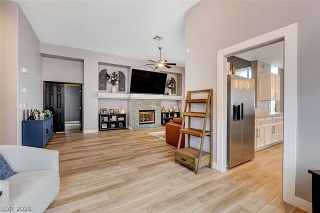 8284 Aurora Peak Avenue, Las Vegas, NV 89131