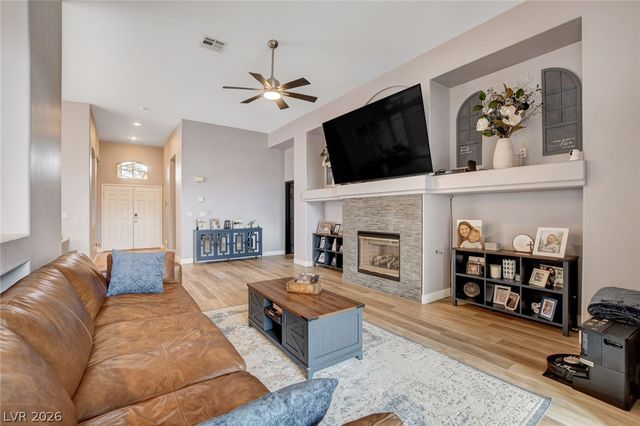 8284 Aurora Peak Avenue, Las Vegas, NV 89131