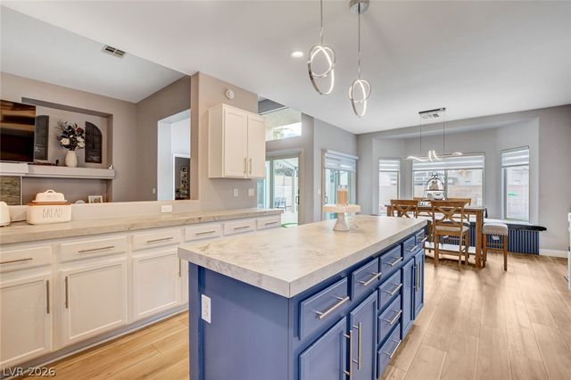 8284 Aurora Peak Avenue, Las Vegas, NV 89131