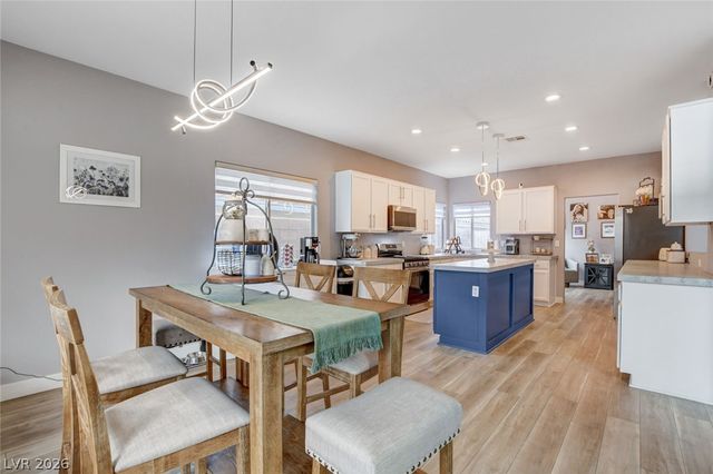 8284 Aurora Peak Avenue, Las Vegas, NV 89131