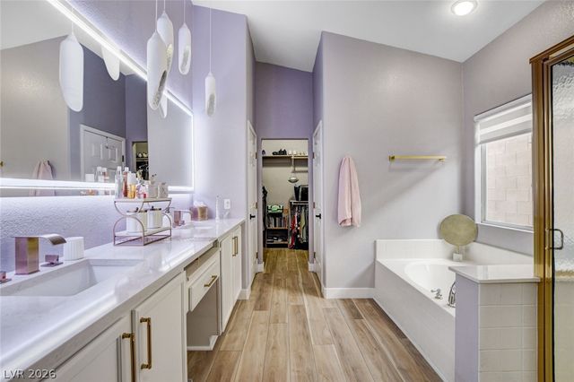 8284 Aurora Peak Avenue, Las Vegas, NV 89131