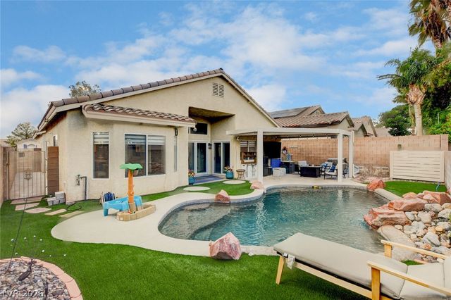 8284 Aurora Peak Avenue, Las Vegas, NV 89131