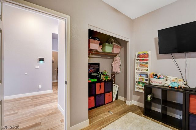 8284 Aurora Peak Avenue, Las Vegas, NV 89131