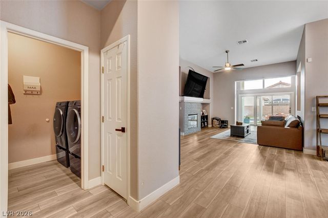 8284 Aurora Peak Avenue, Las Vegas, NV 89131