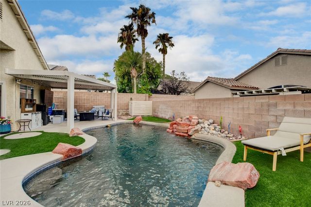 8284 Aurora Peak Avenue, Las Vegas, NV 89131