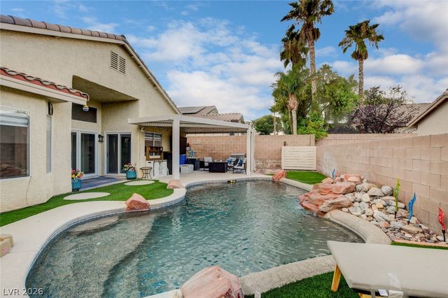8284 Aurora Peak Avenue, Las Vegas, NV 89131