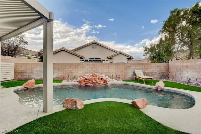 8284 Aurora Peak Avenue, Las Vegas, NV 89131