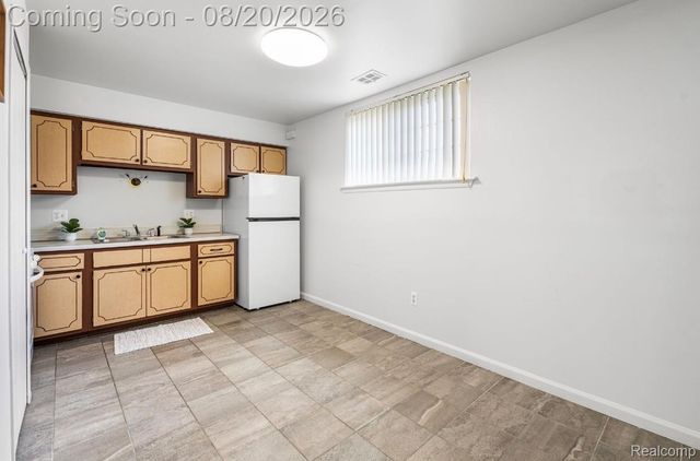 8141 Denwood Drive, Sterling Heights, MI 48312