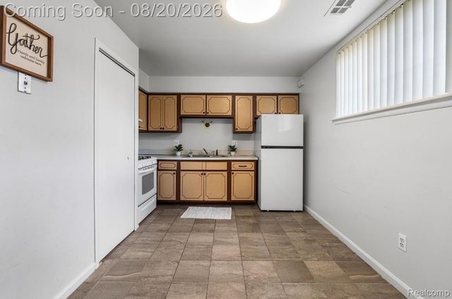 8141 Denwood Drive, Sterling Heights, MI 48312