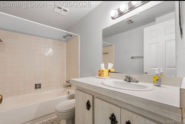 8141 Denwood Drive, Sterling Heights, MI 48312