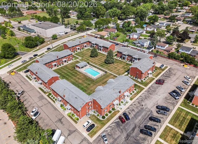 8141 Denwood Drive, Sterling Heights, MI 48312