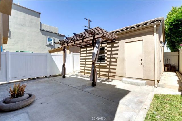321 9th Street, Huntington Beach, CA 92648