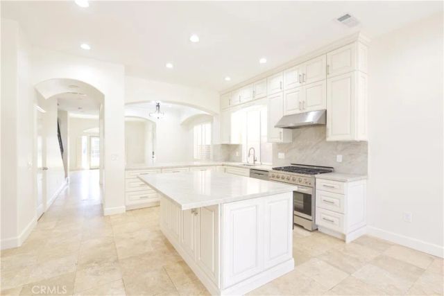 321 9th Street, Huntington Beach, CA 92648