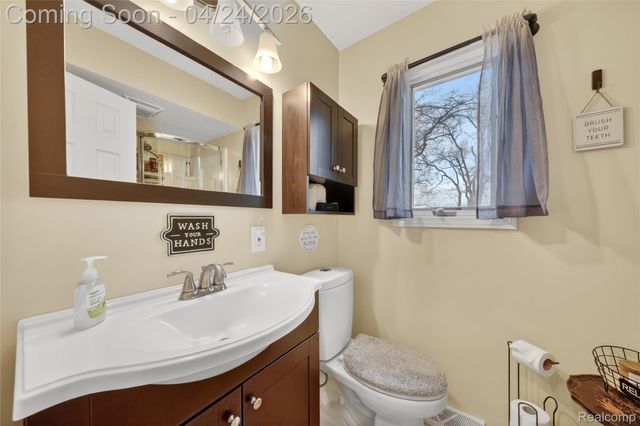 9080 Meadowland Drive, Grand Blanc Charter Township, MI 48439