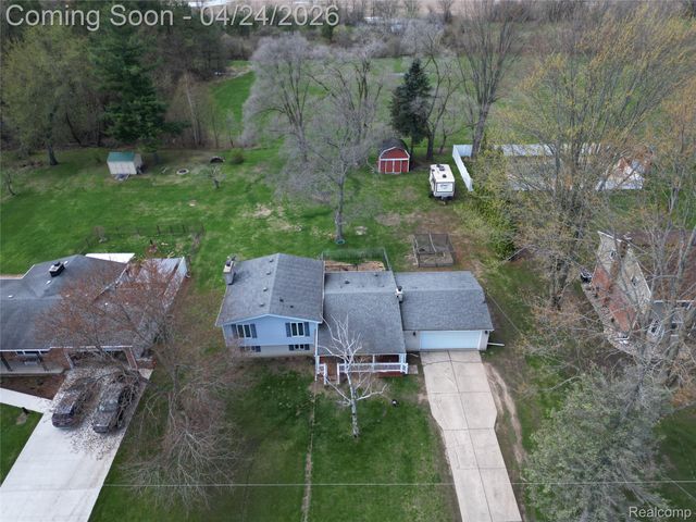 9080 Meadowland Drive, Grand Blanc Charter Township, MI 48439